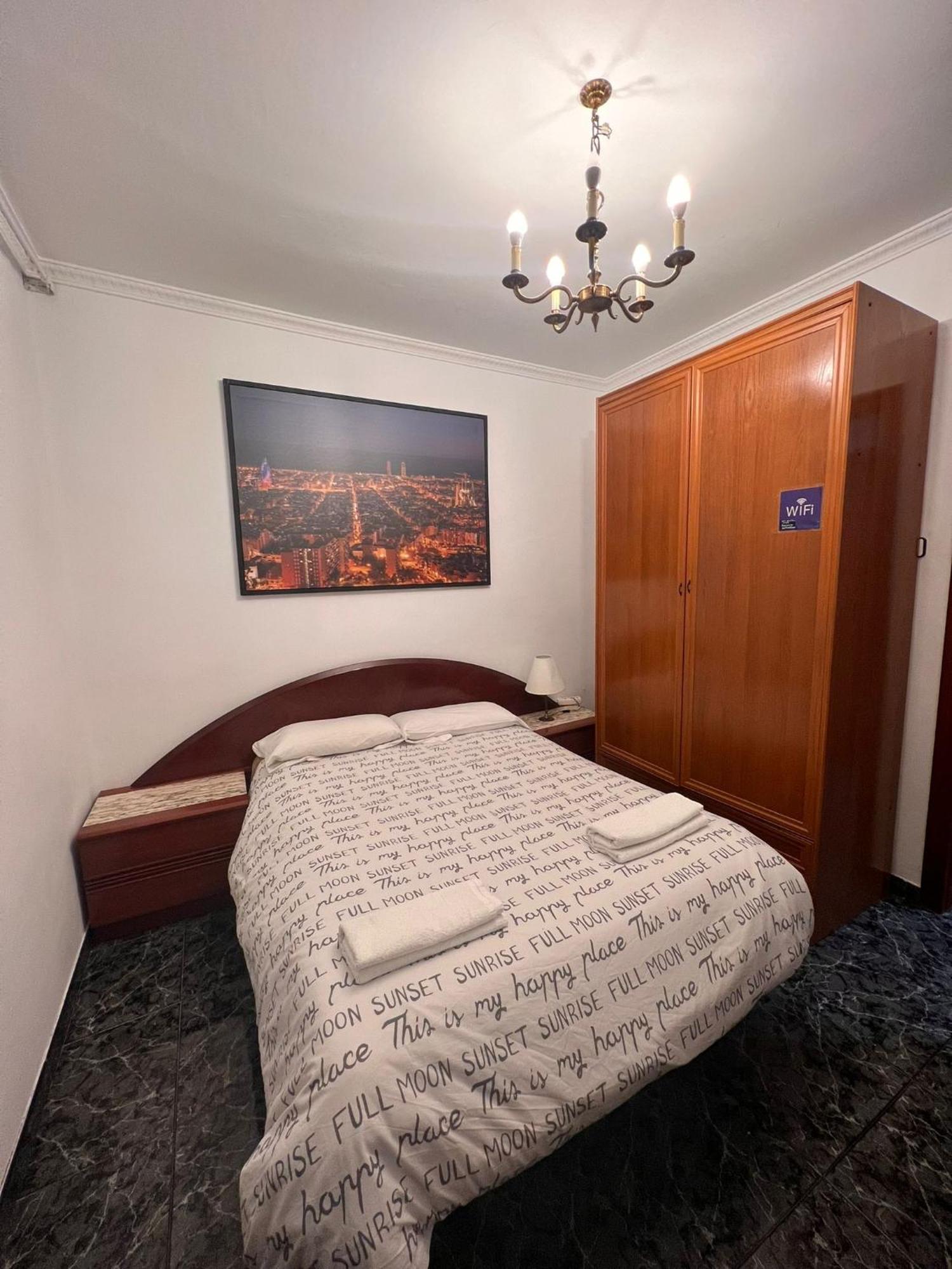 Room Familiar Sants Barcelona Exterior foto