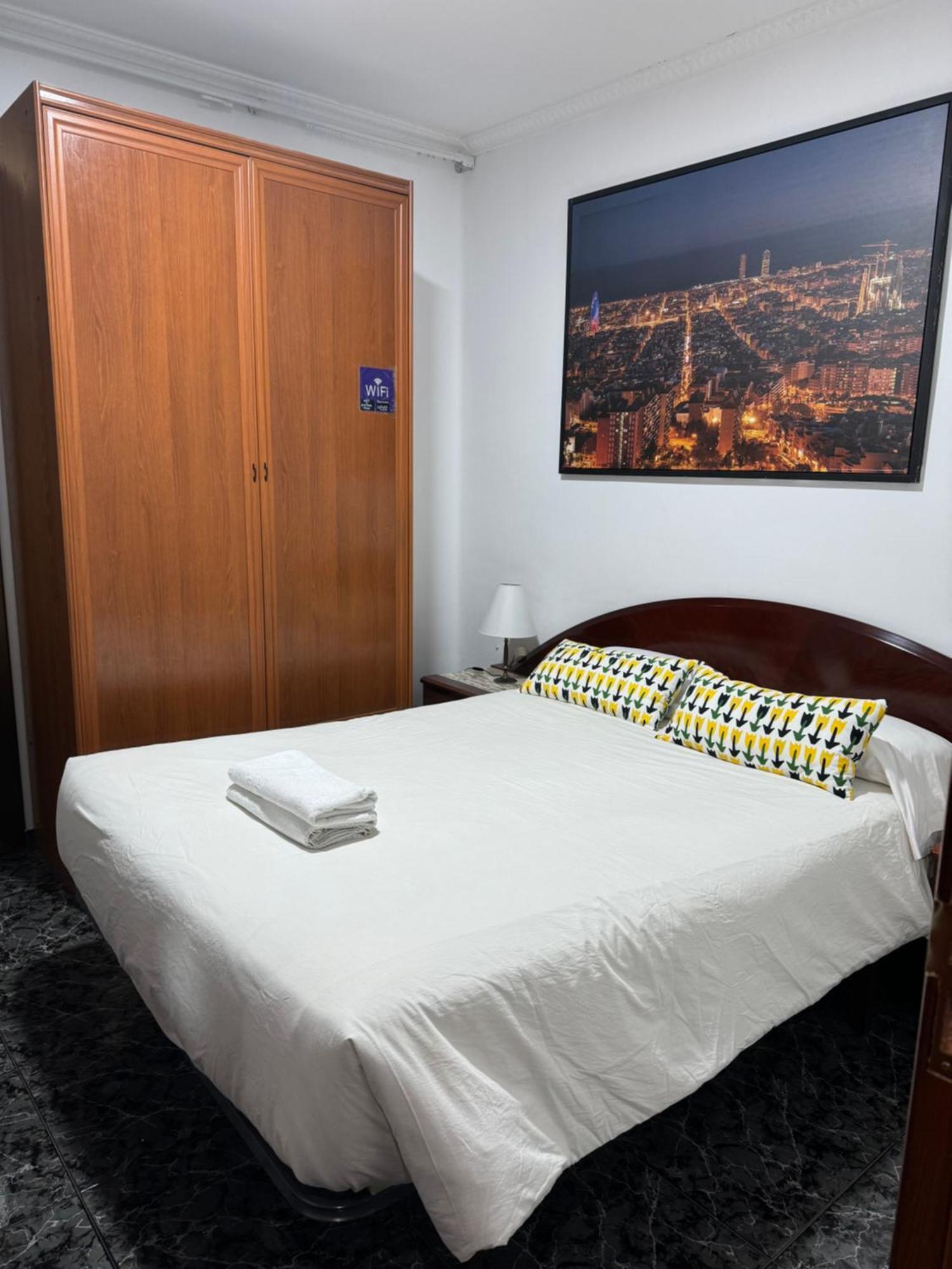 Room Familiar Sants Barcelona Exterior foto